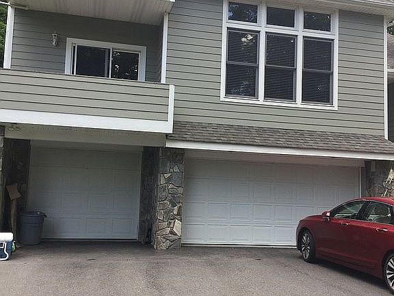 3 car garage
