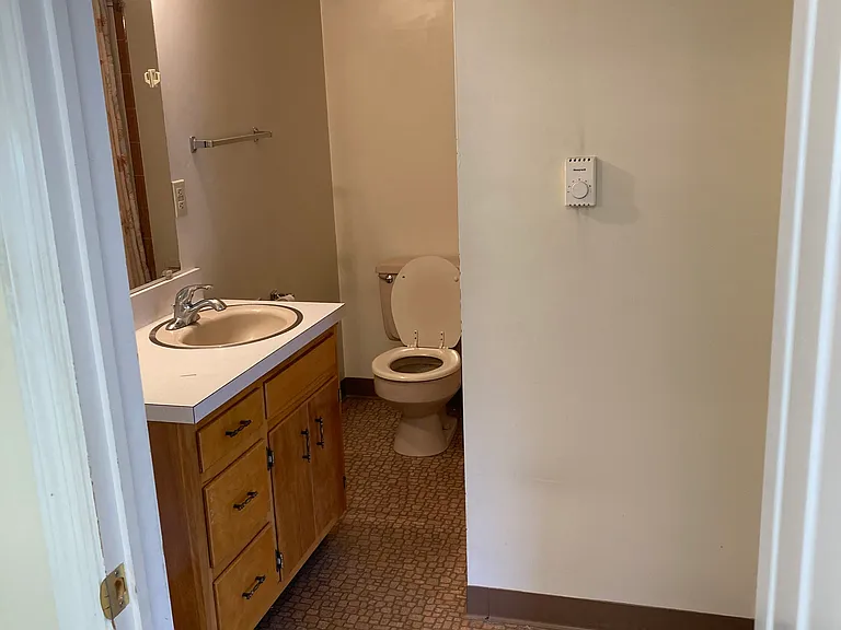 100 E State St #3 — Photo 5