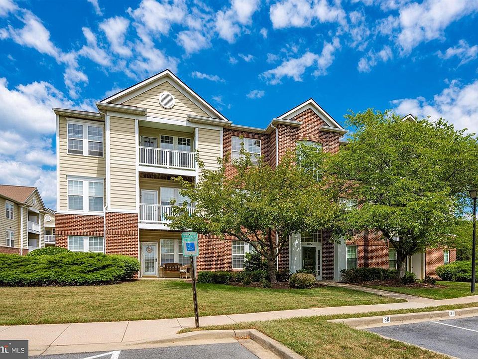1st image of 8205 Blue Heron Dr APT 2B