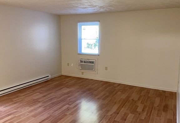 4th image of 549 Cherry Stone Ct APT D