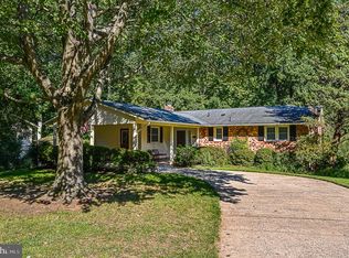 4757 Tapestry Dr, Fairfax, VA 22032