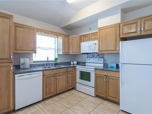 5th image of 504 Eastbrook Blvd