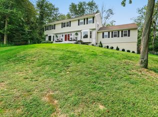 26 Goldsmith Dr, Holmdel, NJ 07733