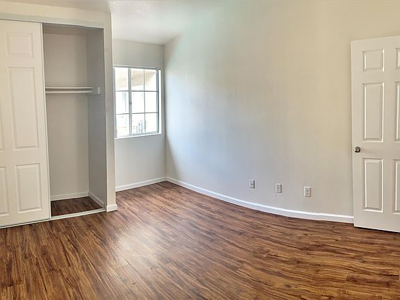 5th image of 4135 Iowa St Unit 8