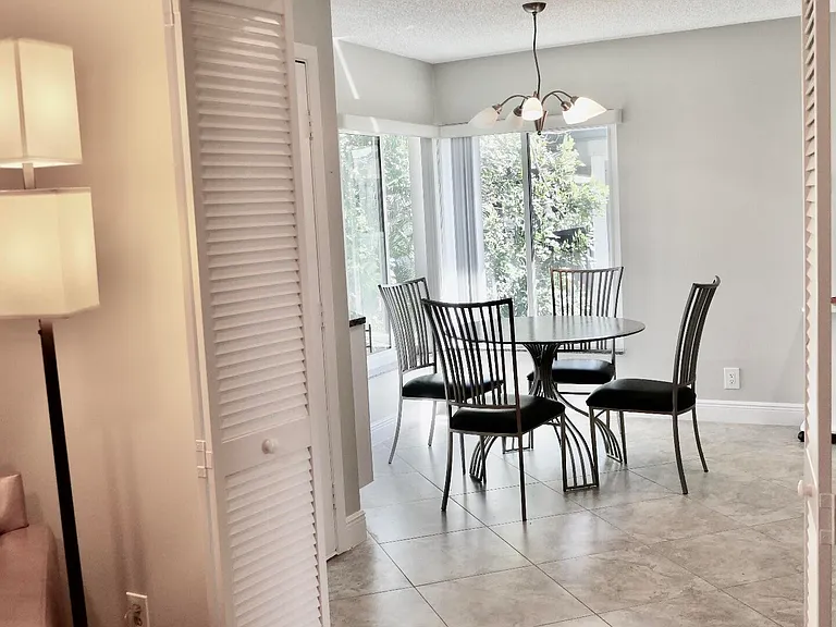 13817 Royal Palm Ct #B — Photo 15