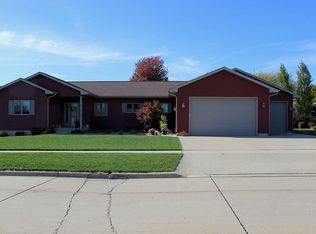202 Pheasant Ln, Hudson, IA 50643