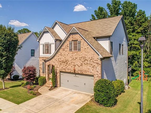 2nd image of 1764 Grand Oaks Dr