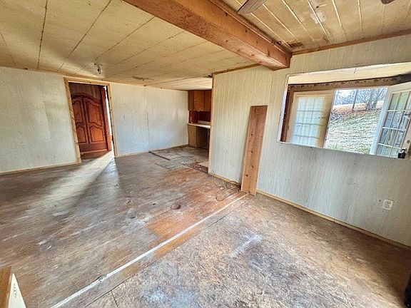 4th image of 1475 Swecker Town Rd