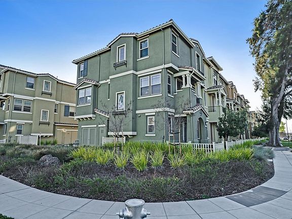3rd image of 99 Fairchild Dr