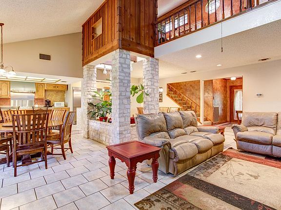 3rd image of 1311 Kollman Dr.