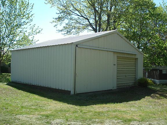 4th image of 17861 Nelson Dr