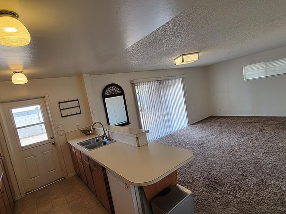 3rd image of 30 E CAIRO Drive