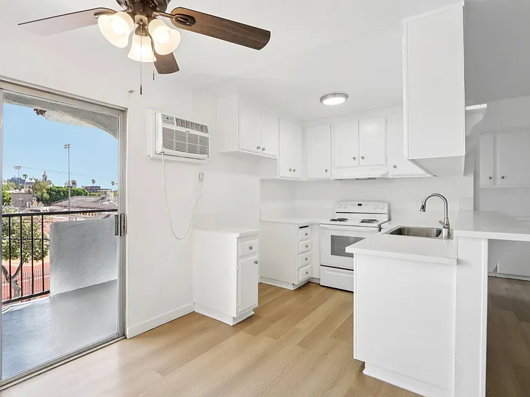 7005 Lanewood Ave — Photo 38