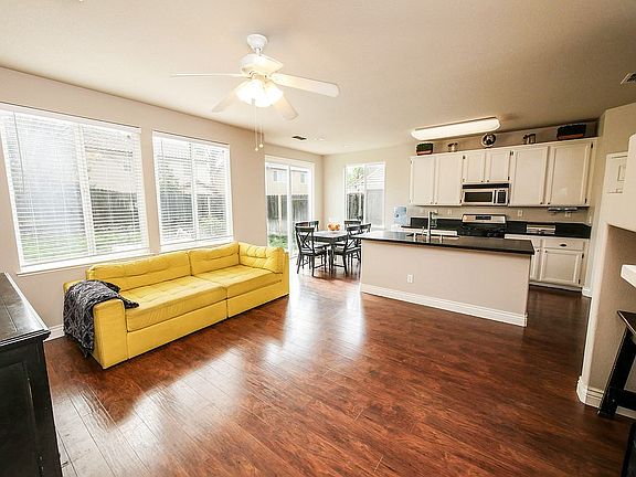 5th image of 775 Deer Park Dr