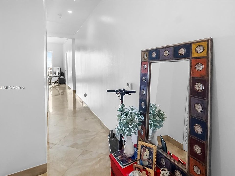 185 SW 7th St Miami FL Zillow