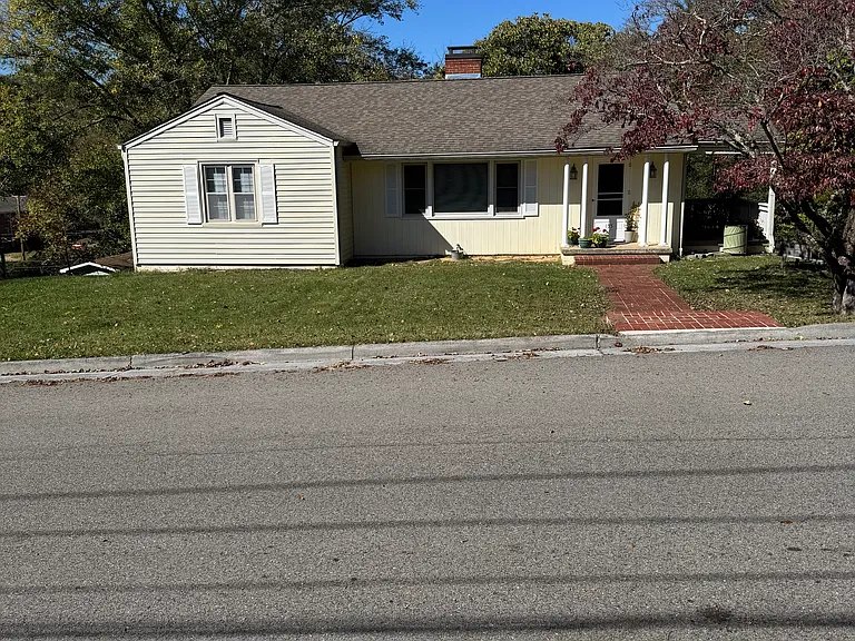 135 Stonewall Hts — Photo 1