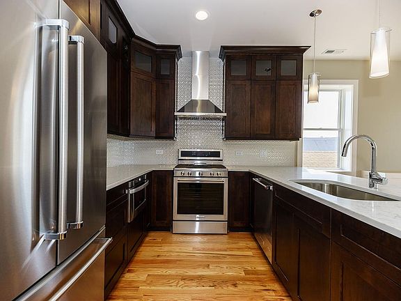5th image of 2612 W Fullerton Ave #3F