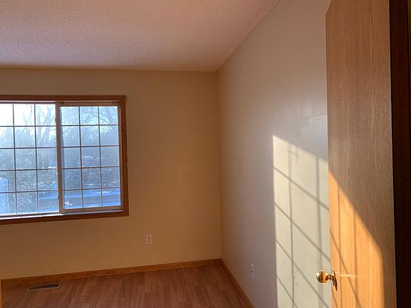 4th image of 4959 Grenwich Pl N