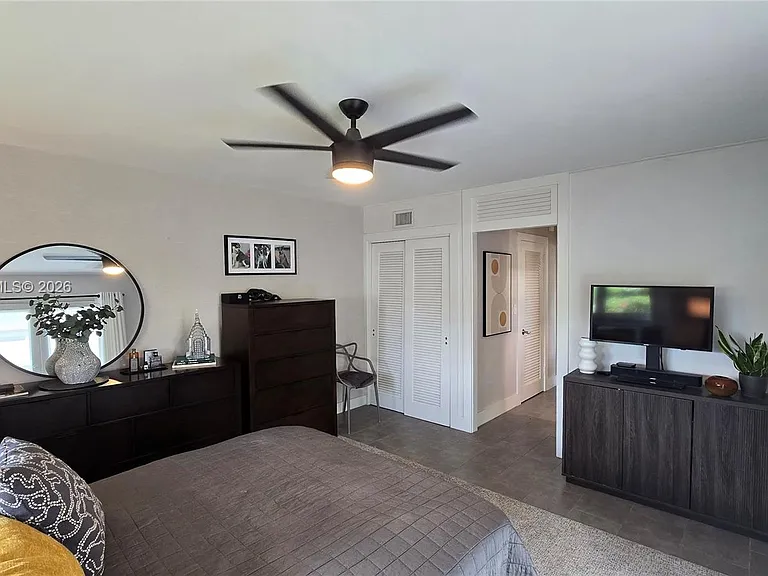 800 Polk St — Photo 6