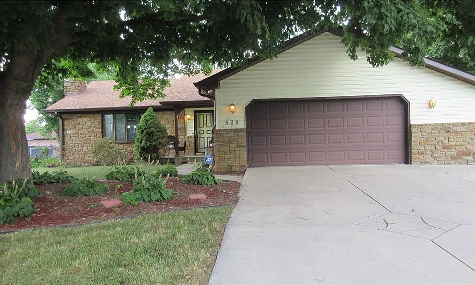 1st image of 528 Pioneer Dr