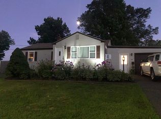 19 Willette St, Chicopee, MA 01020