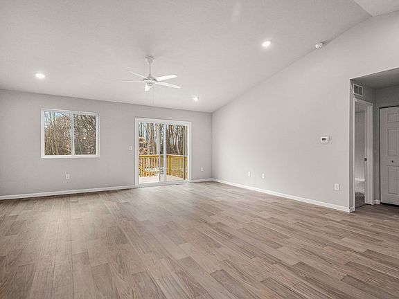 5th image of 123 Mayfield Dr