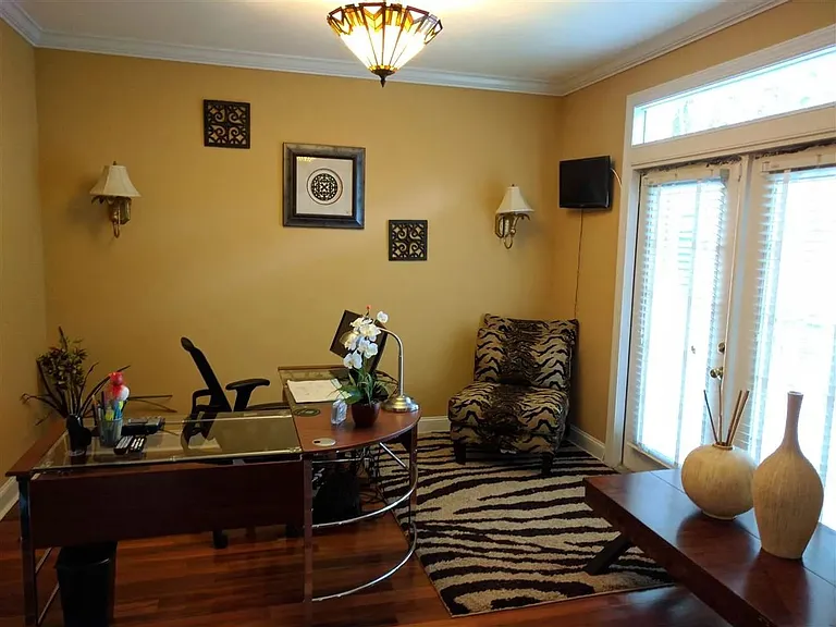 3711 Longchamp Cir — Photo 18