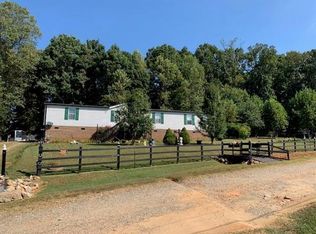 25 Villa Ln, Taylorsville, NC 28681