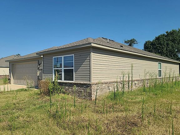 2nd image of 558 Saydi St