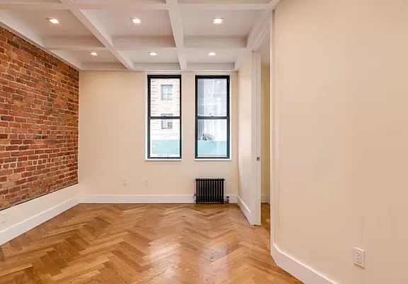 5th image of 941 Washington Ave #647