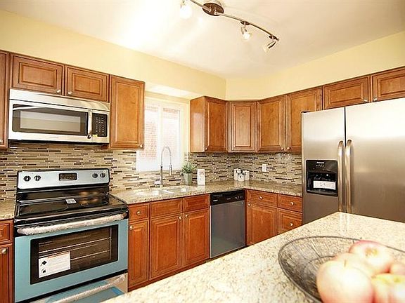 3rd image of 6632 Charann Ln