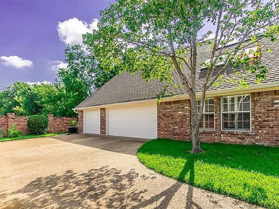 5th image of 343 Greenacres Blvd