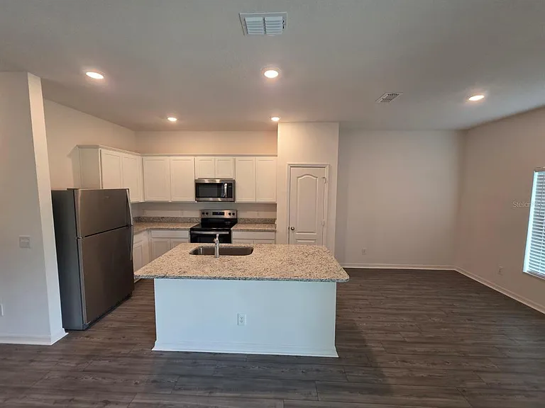 308 Bass Ct — Photo 3
