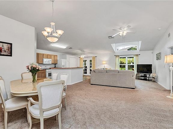 4th image of 384 China Berry Cir
