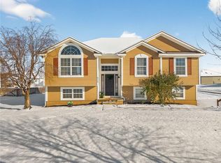 8924 N Paw Paw Dr, Kansas City, MO 64157