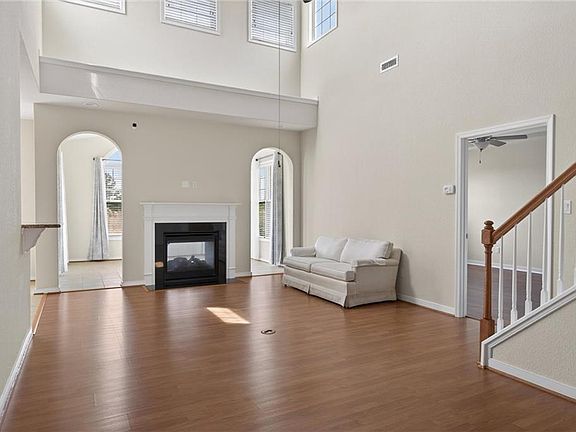 4th image of 1159 Eagle Pointe Way