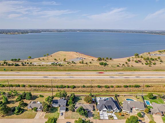 2nd image of 10005 Lakeshore Dr