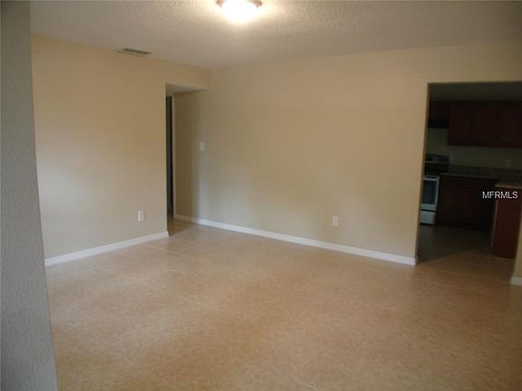 4th image of 1219 Lake Lucerne Cir
