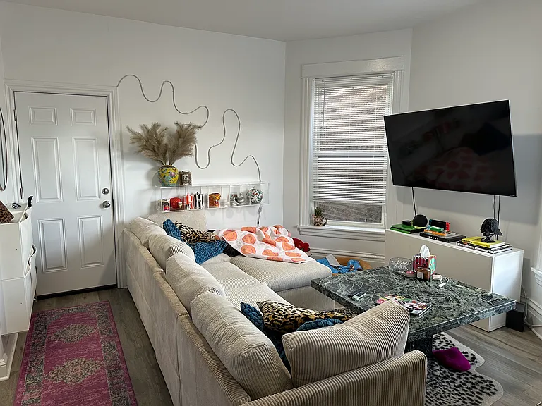2331 W Superior St #2R — Photo 2