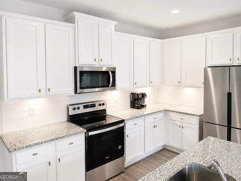 3457 Sumersbe Ct S — Photo 3