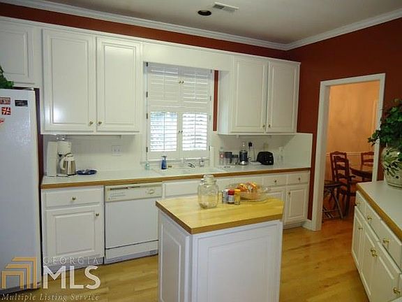 3rd image of 105 Wexford Ct #1