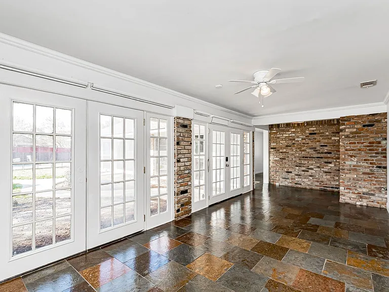 4204 Pine Park Dr — Photo 18