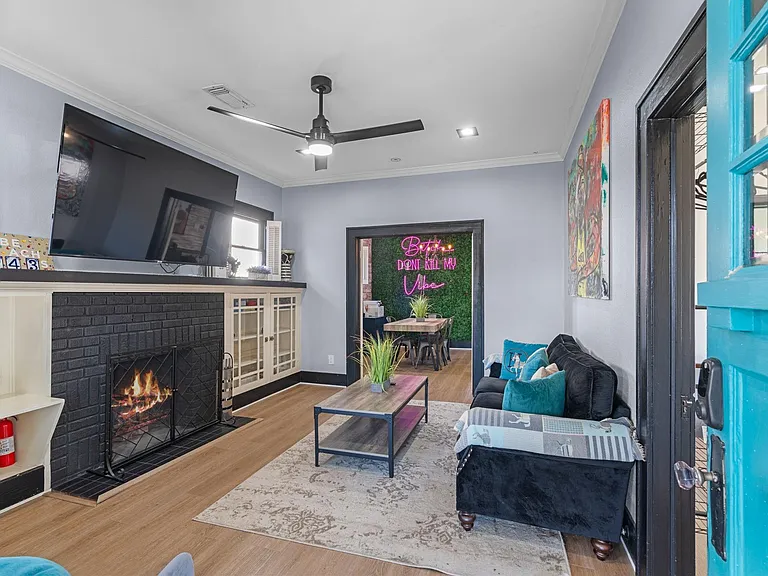 943 Pecore St — Photo 11