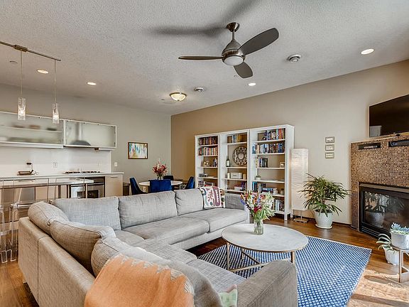 3rd image of 2818 Aldrich Ave S Unit 3