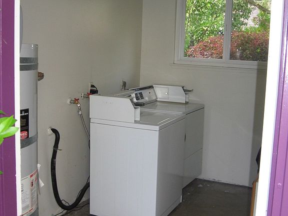 4th image of 4483 Hamilton Ave APT A