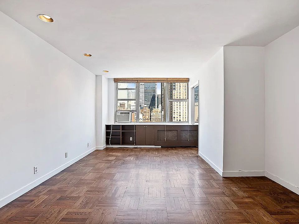 1st image of 155 E 34th St APT 20L
