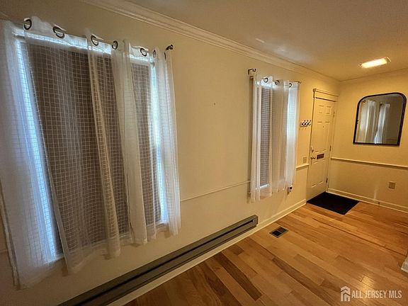 4th image of 107 E Hanover Ln #C