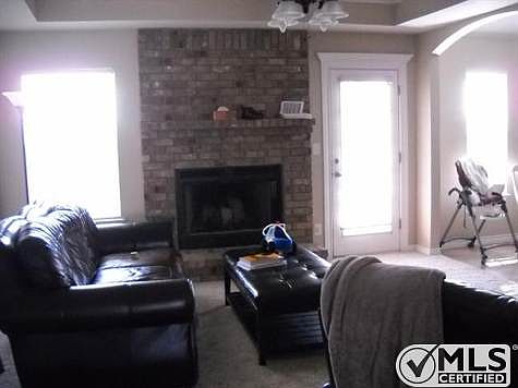 3rd image of 7625 Venice Dr