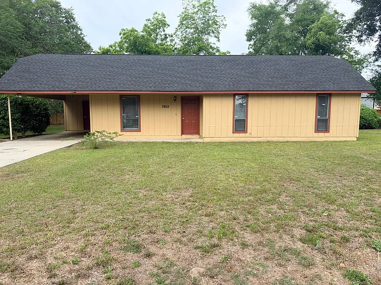 3902 Danube Cir — Photo 1