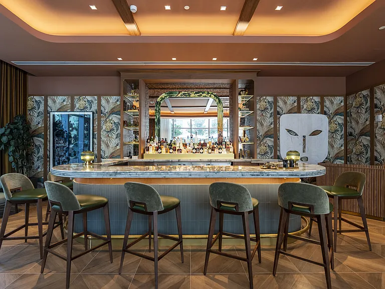 Club Lounge